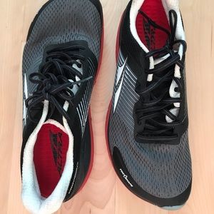 Barely worn Altra Men’s Running Shoes!